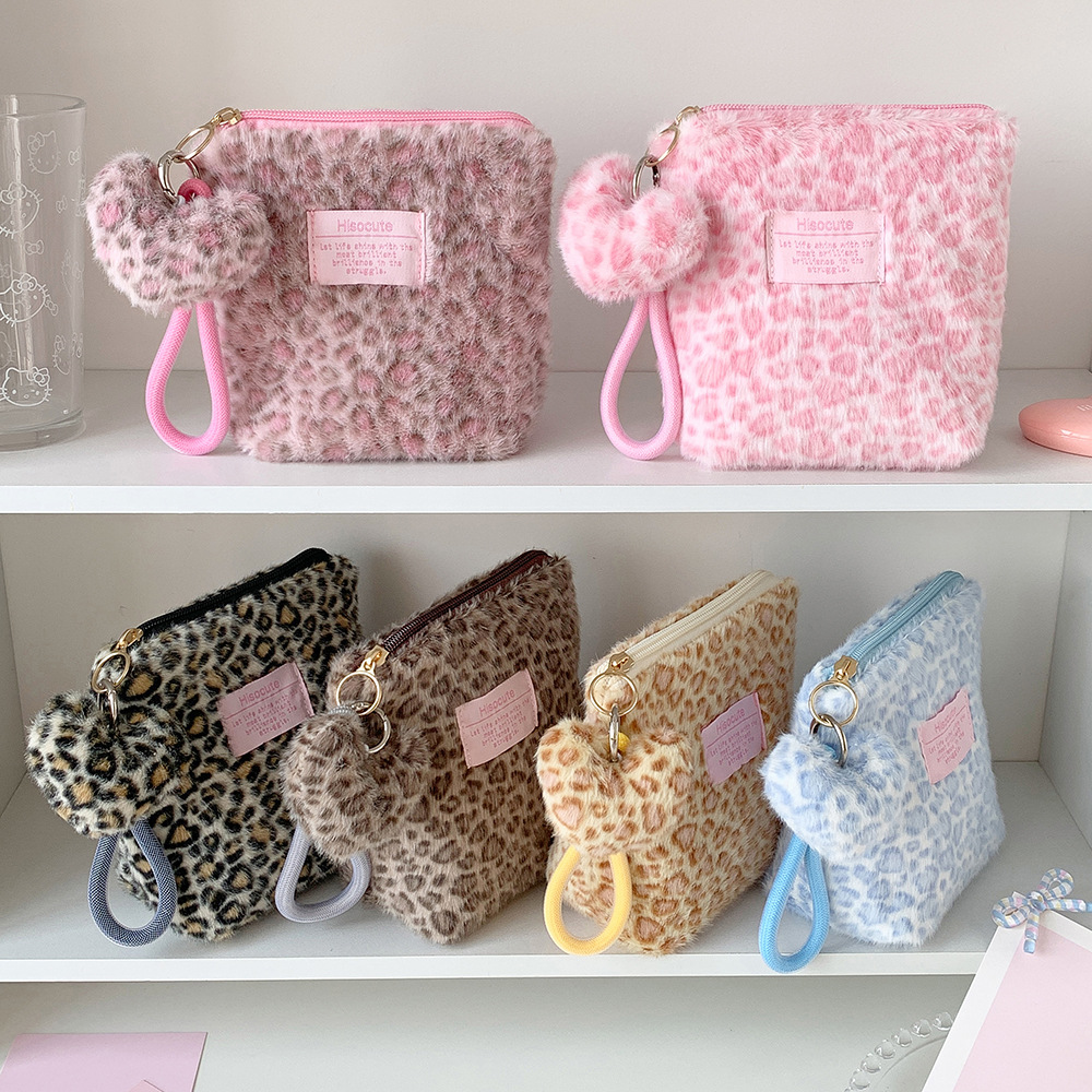 Skincare D'Alba - Nouvelle Trousse de Maquillage Vintage en