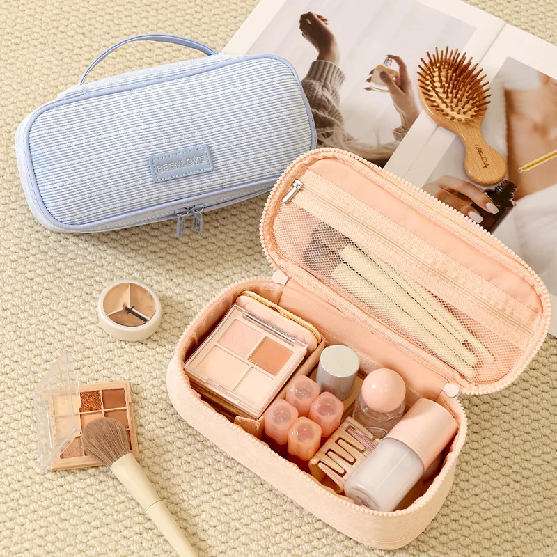 Skincare D'Alba - Nouvelle Trousse de Maquillage en Velours